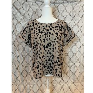 Mellóday Cuffed Sleeve Blouse